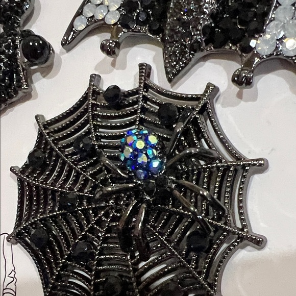 Eye Candy Los Angeles | Halloween Whimsy Brooch Set 🕷️🦇🖤 - Picture 12 of 12